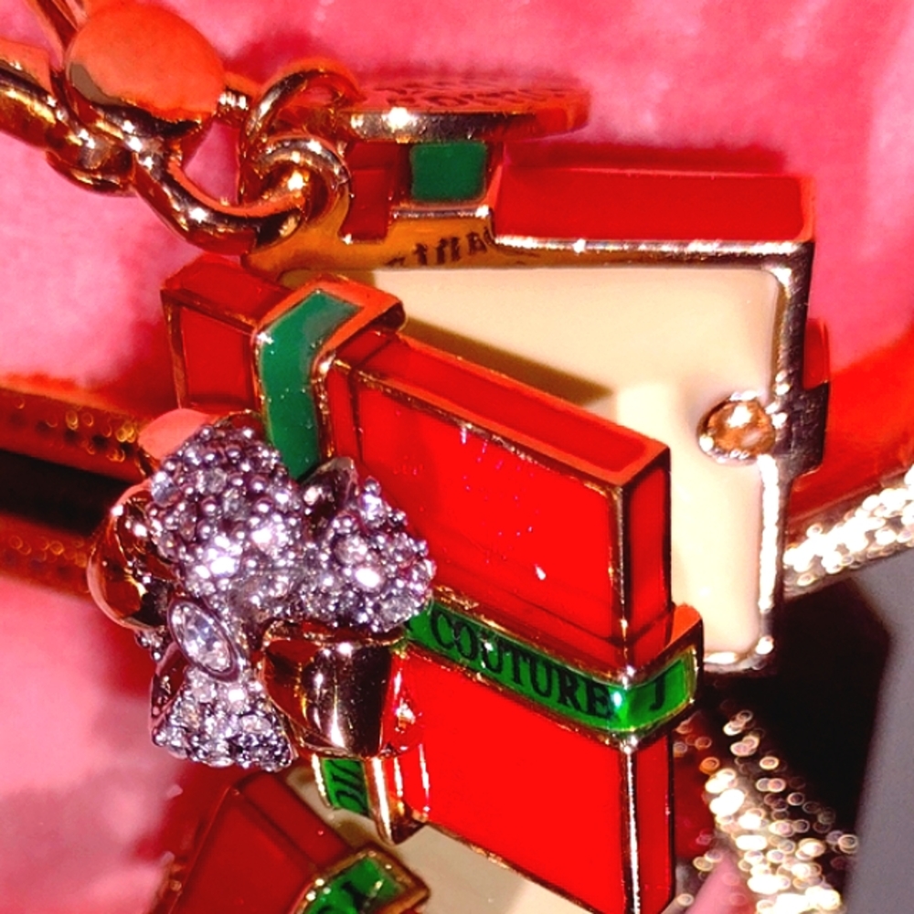 Santa Baby I Want Juicy Never Removed From Original 🎁 NWT - Picture 3 of 12